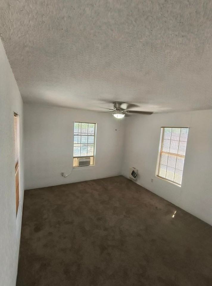 2625 Webster St - Photo 7 of 9