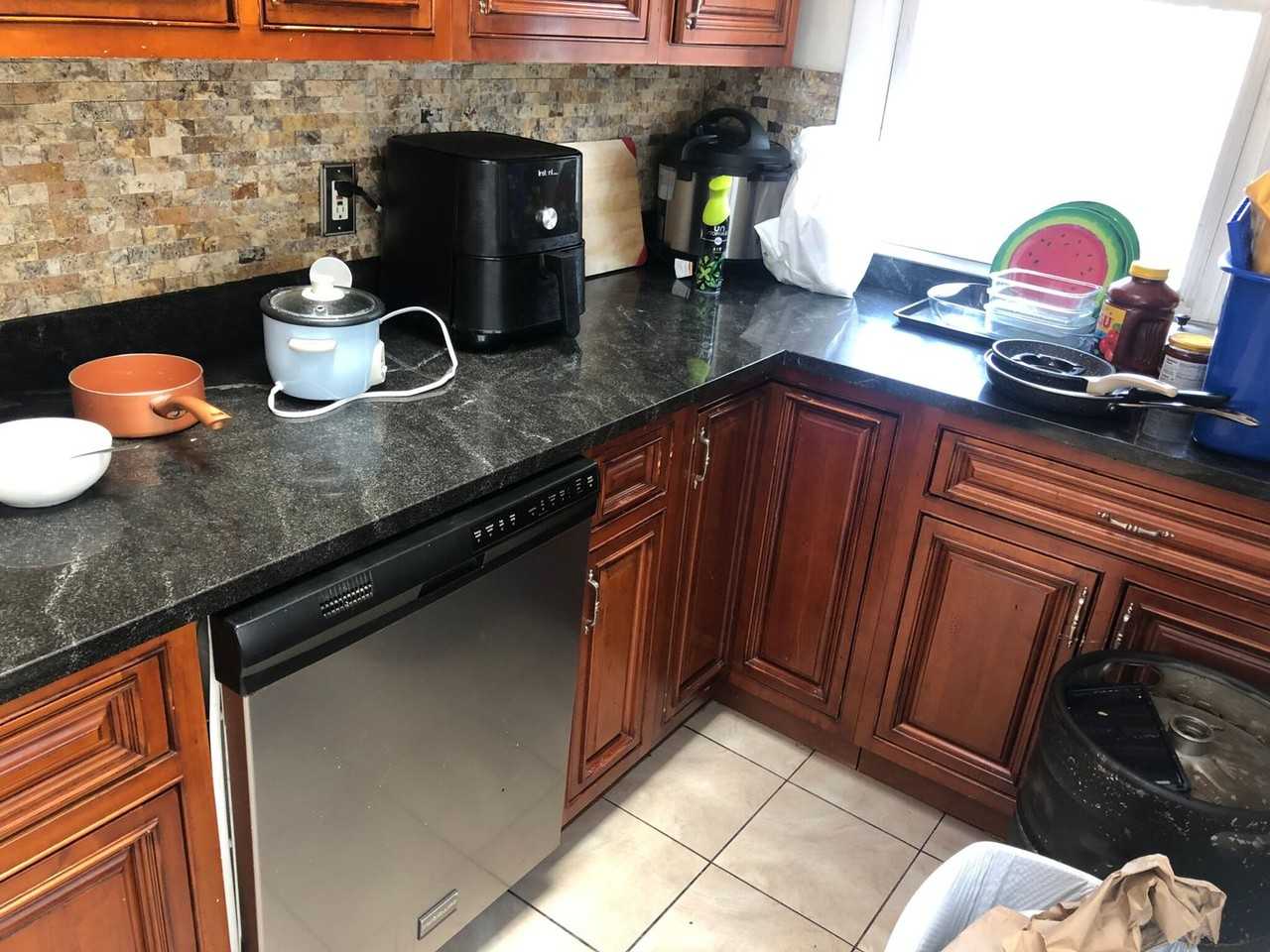 44 Pratt St - Photo 3 of 12