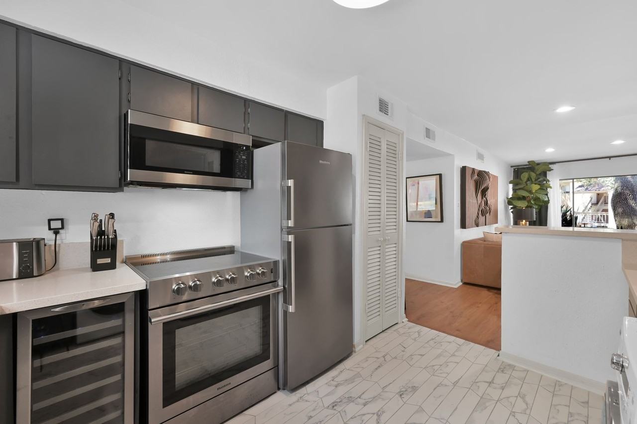 12100 Melville Dr #403D - Photo 6 of 44