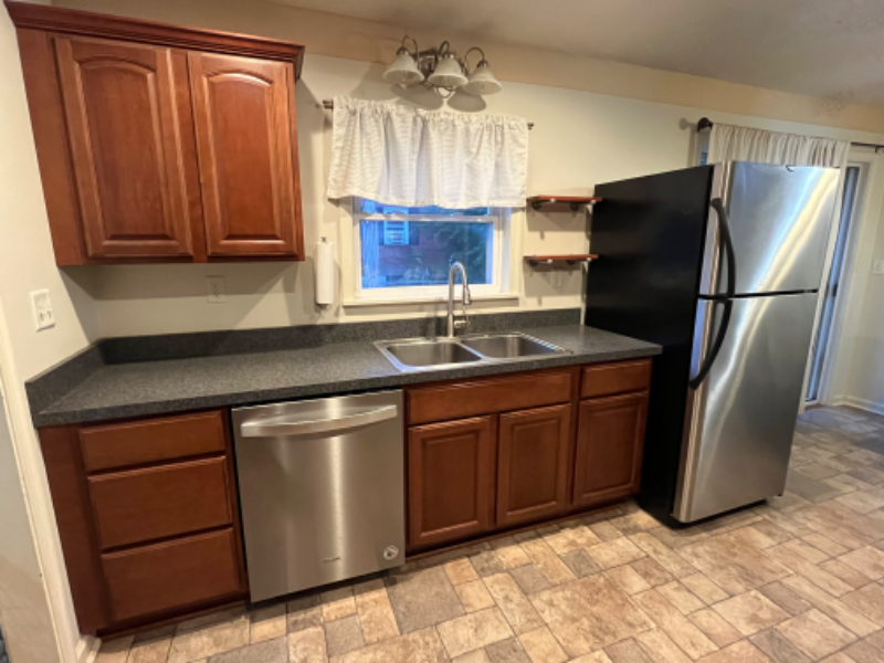 202 E Roney Ave - Photo 2 of 6