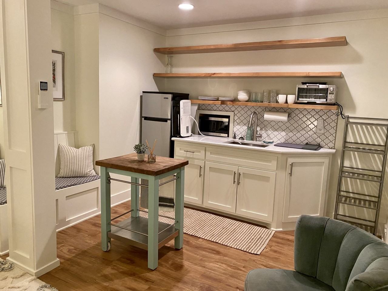 2400 Dalebrook Ct #B - Photo 2 of 8