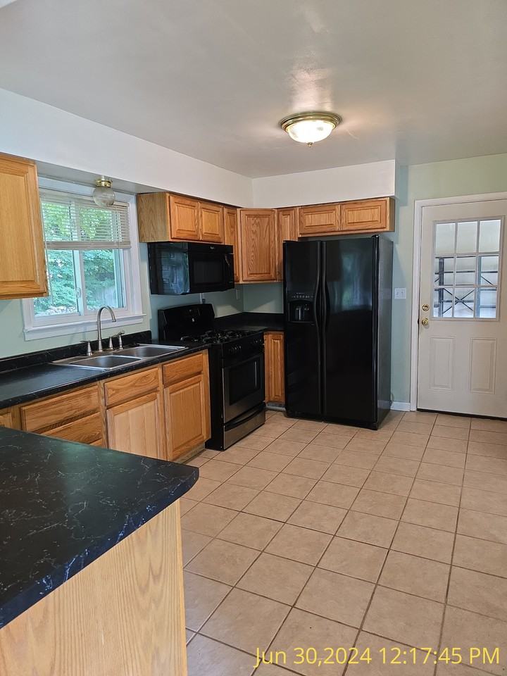 4575 Marlborough Dr #NA - Photo 2 of 11