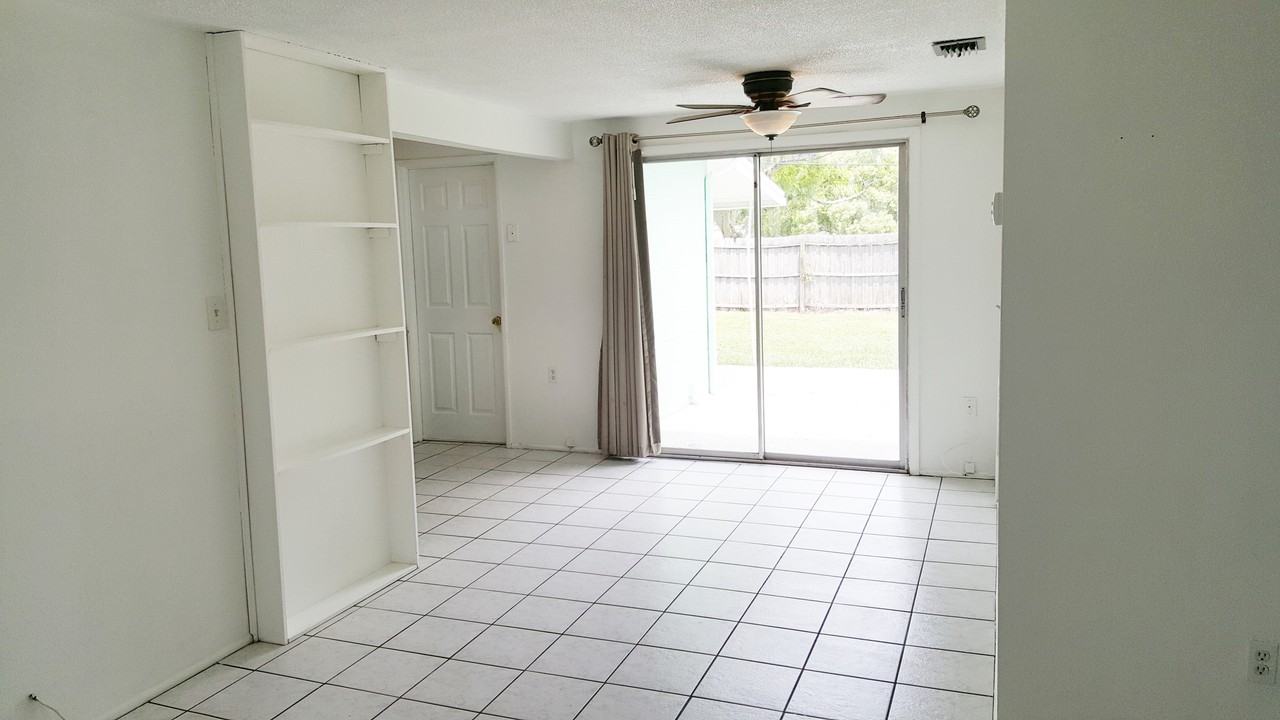 10277 117th Ter #NA - Photo 3 of 24