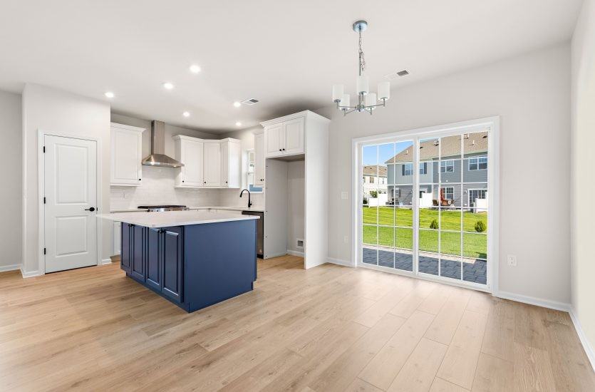 27 Coburgh Dr #27 - Photo 3 of 20