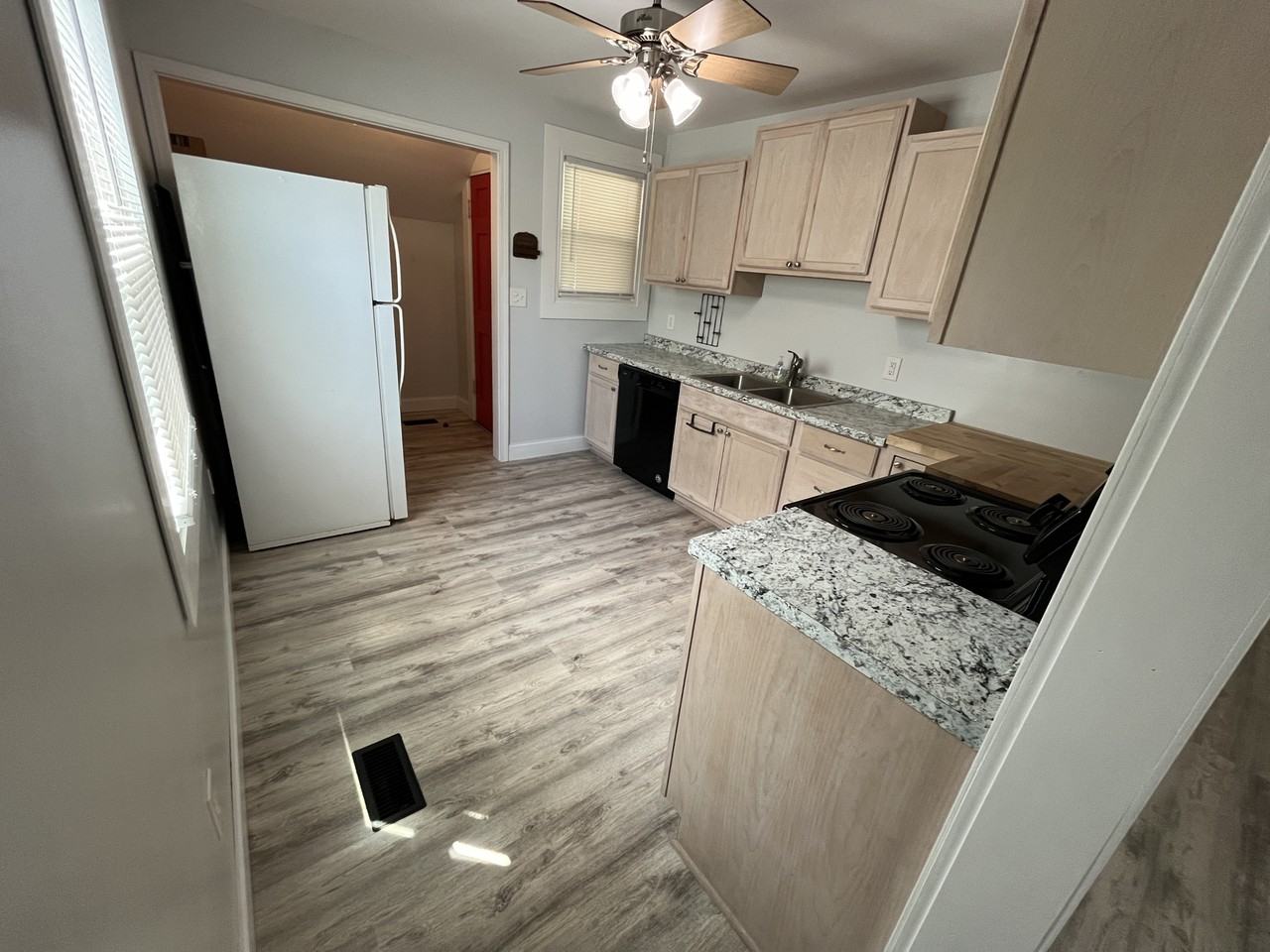 1000 Elliston St #NA - Photo 3 of 14