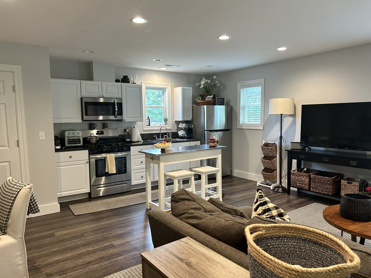 487 Danbury Rd #B - Photo 2 of 10