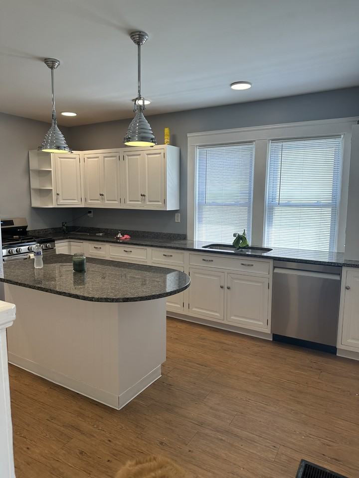 451 Maple Ave #NA - Photo 2 of 31