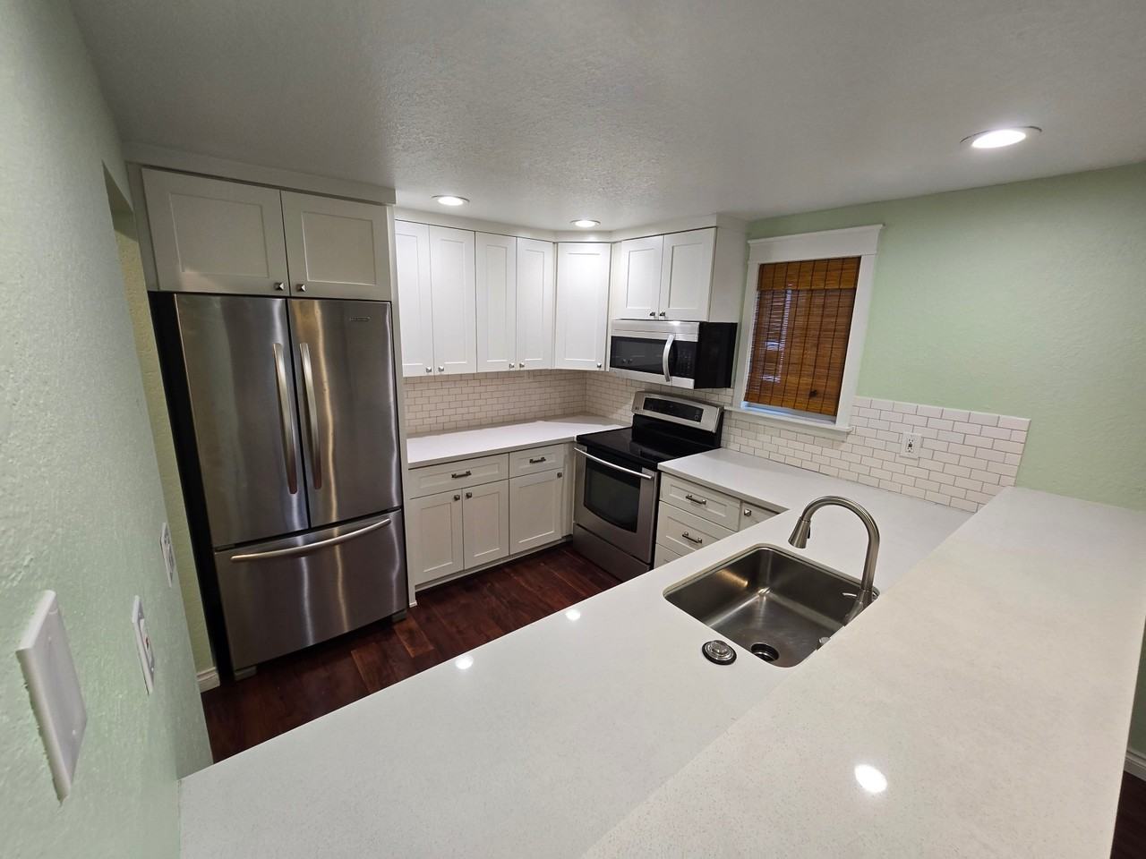 12012 98th Ave Ne #206 - Photo 3 of 10