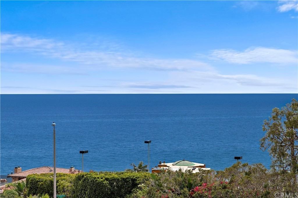 2572 Solana Way #8 - Photo 3 of 42