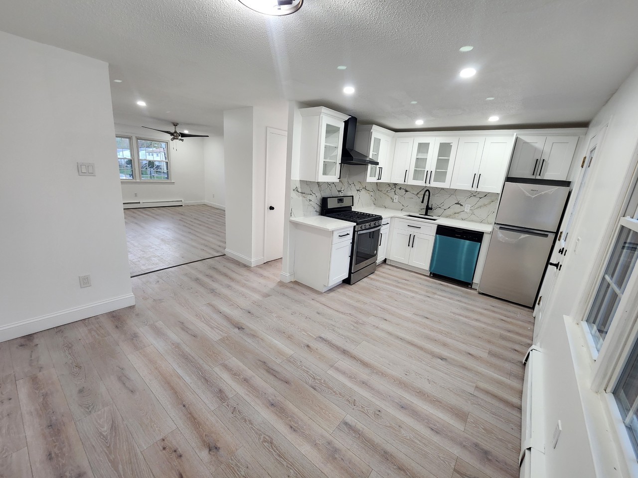 100 Glen Eagle Dr #100 - Photo 3 of 12