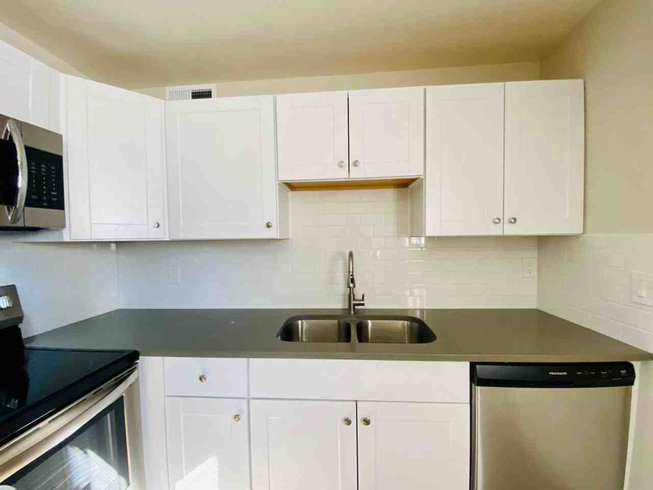 1293 East Glenn Street - Photo 2 of 5