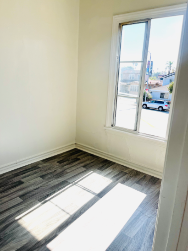 Crenshaw Bldg - Photo 3 of 12