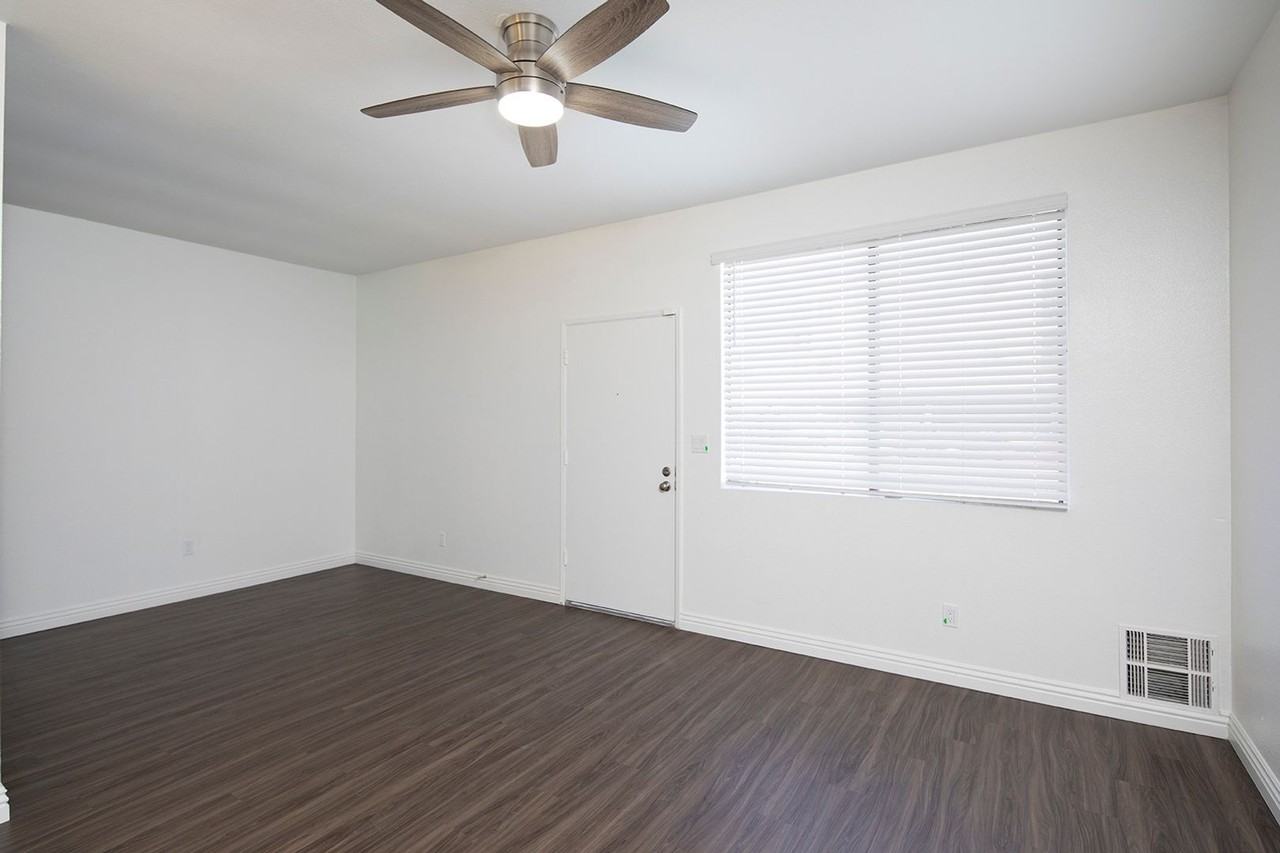 Bridgeview Apartments - Photo 4 of 24