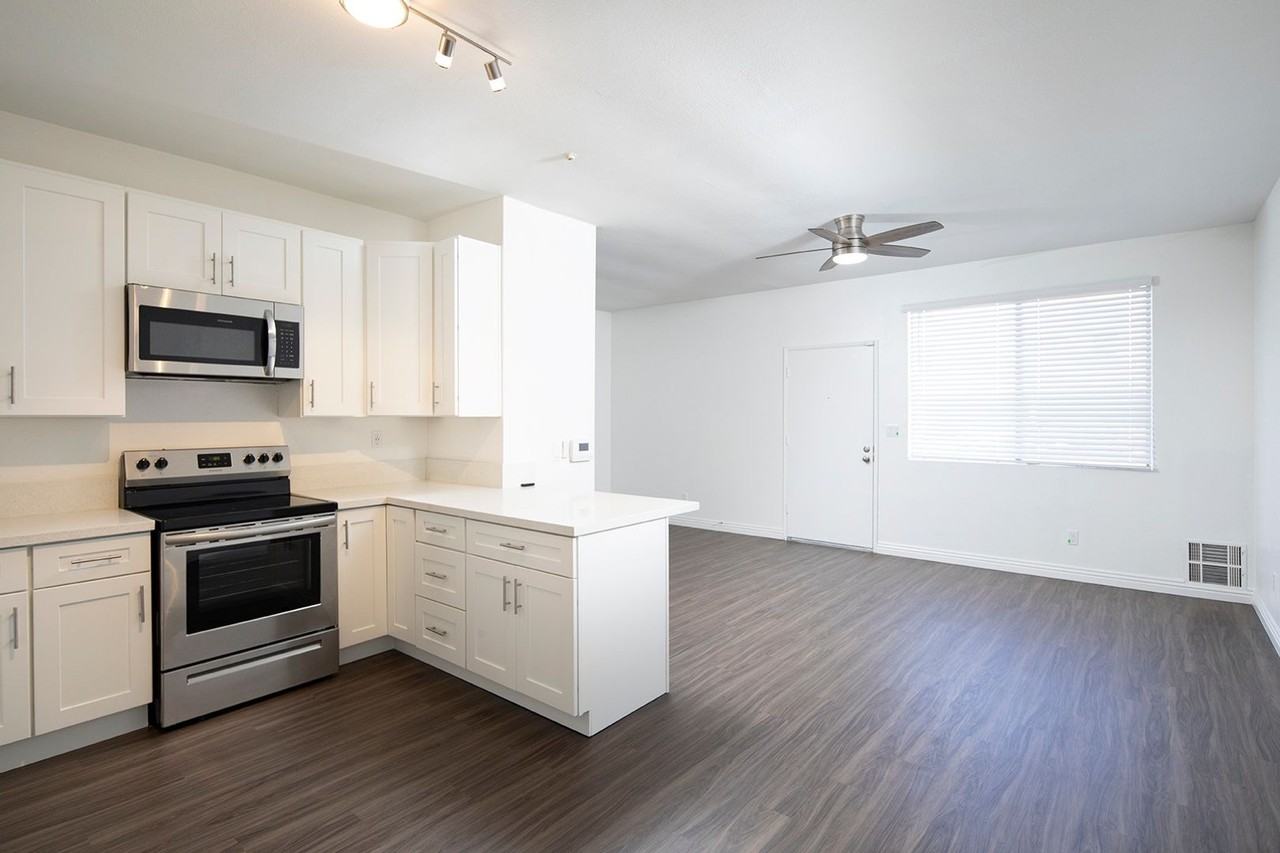 Bridgeview Apartments - Photo 7 of 24