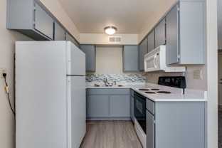 Melrose Gardens Apartments - Photo 1 of 1