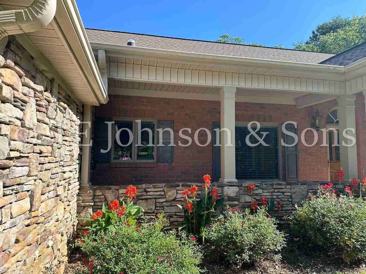 6055 Wall Rd - Photo 2 of 37