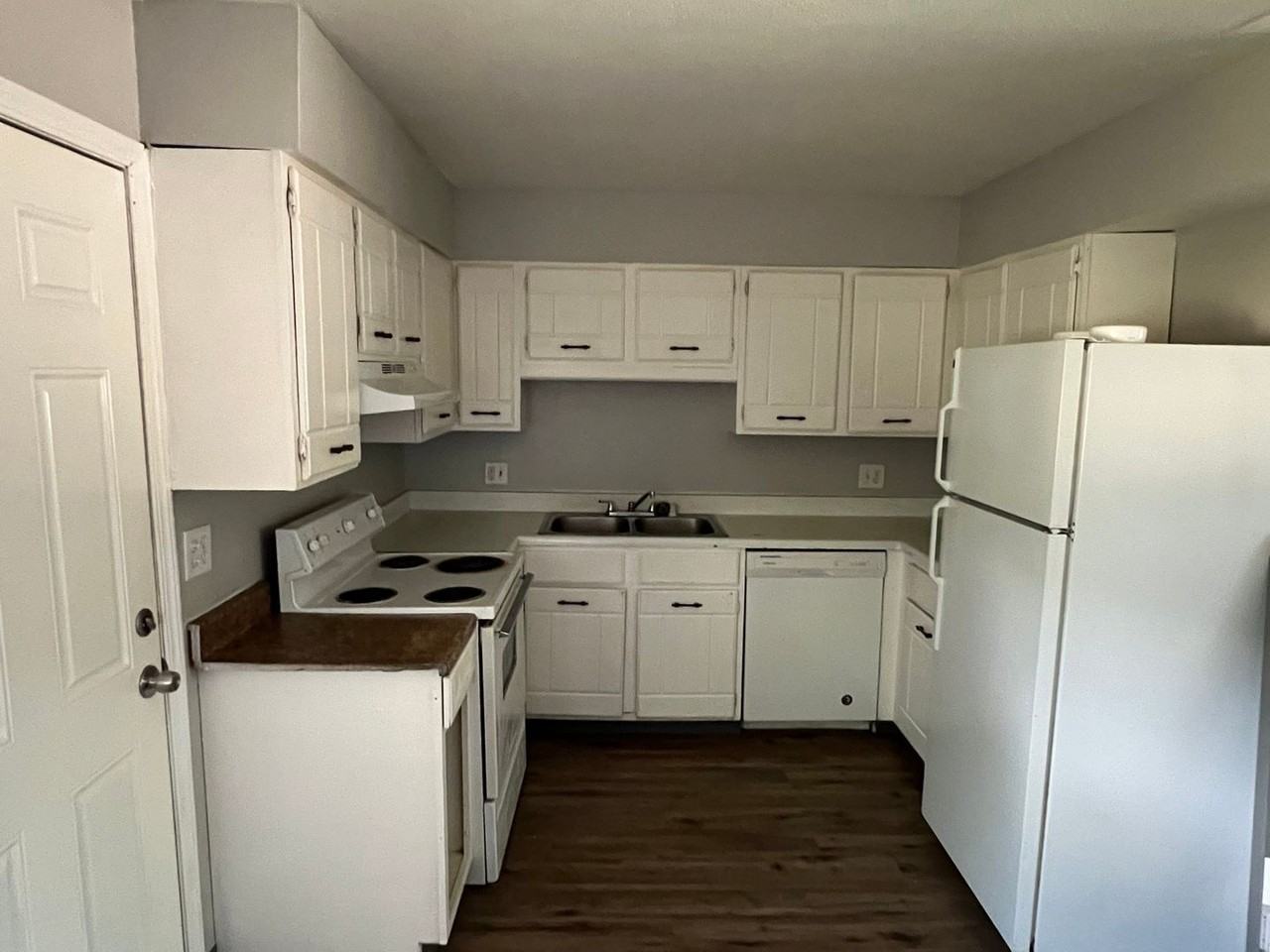 320 Vehr Drive - Photo 2 of 9