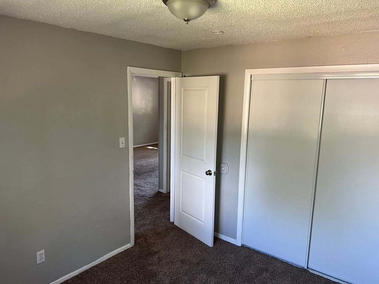 320 Vehr Drive - Photo 3 of 9