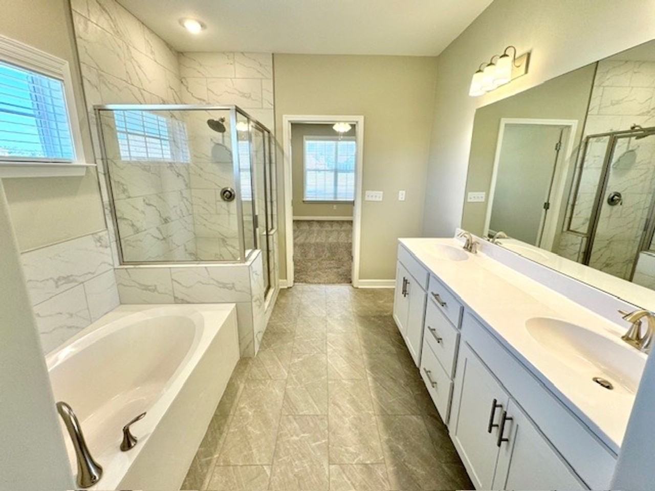 390 Azalea Dr - Photo 7 of 11