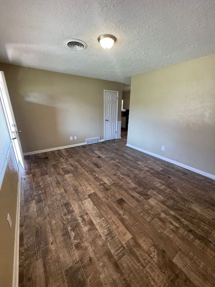 1503 West Hayes Street - Photo 2 of 16