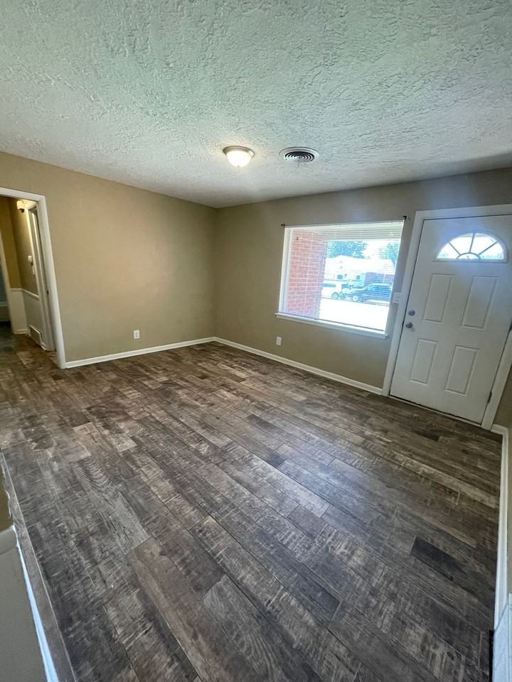 1503 West Hayes Street - Photo 3 of 16