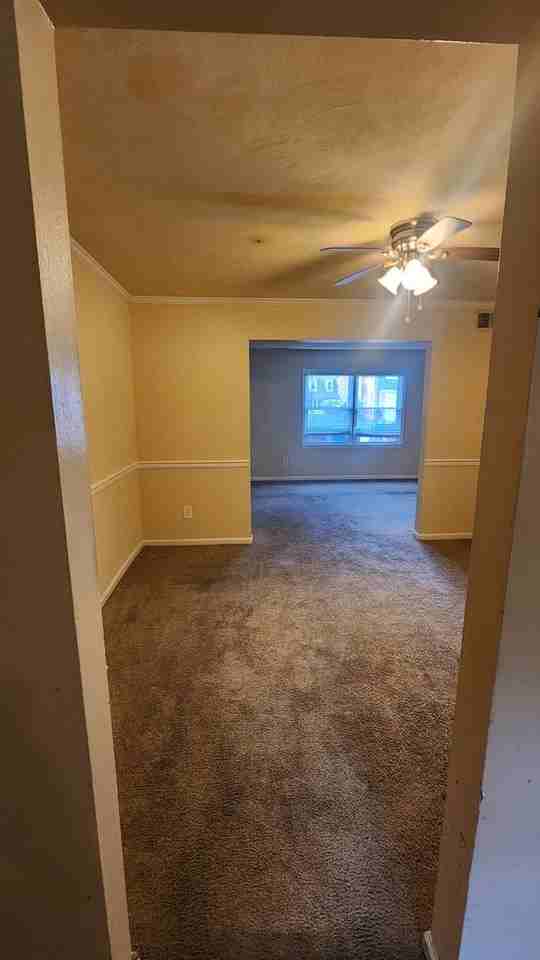 2912 N Radcliffe Ln - Photo 3 of 15
