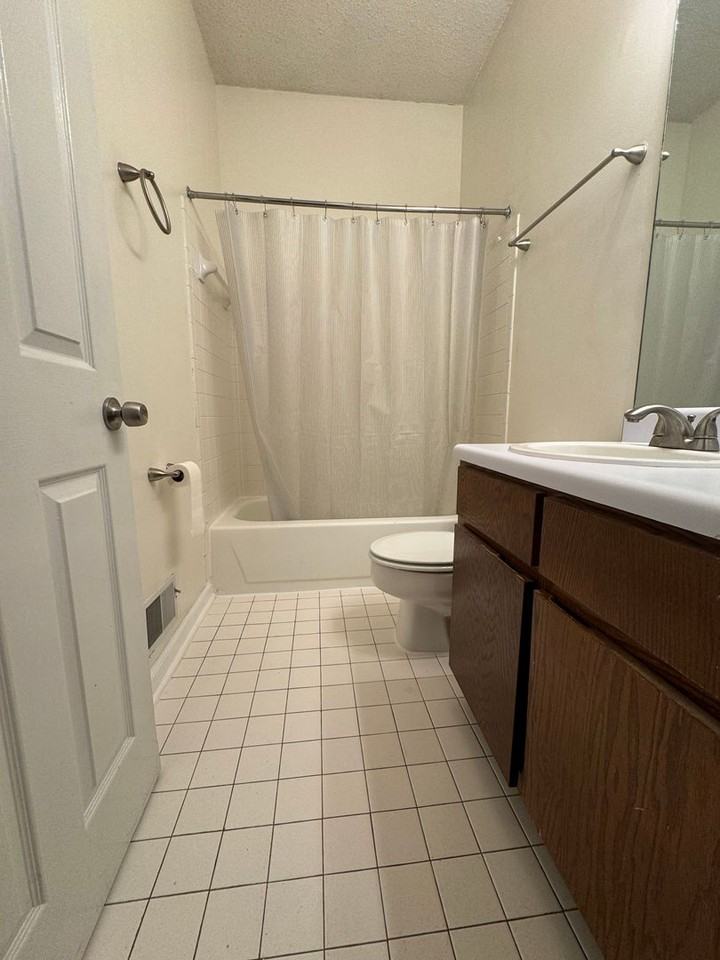 Lakewood Pl - Photo 5 of 7