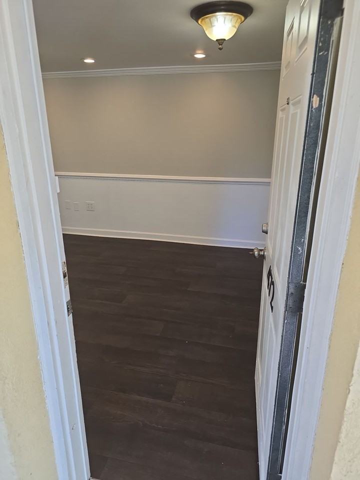 472 Coleman Ave - Photo 3 of 13