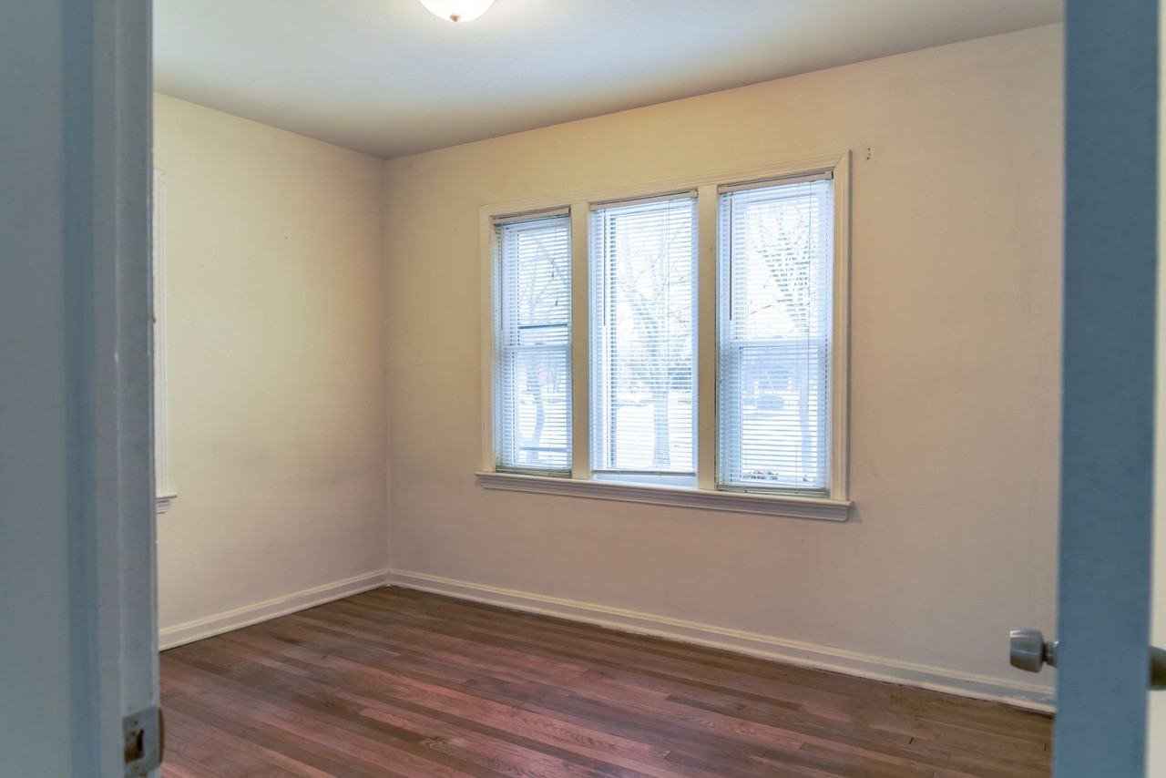 fs25941 Lakeshore Boulevard - Photo 3 of 17