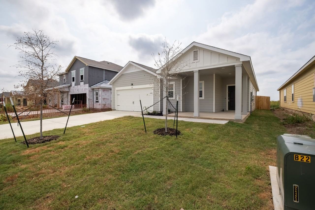391 Wren Ln - Photo 3 of 26
