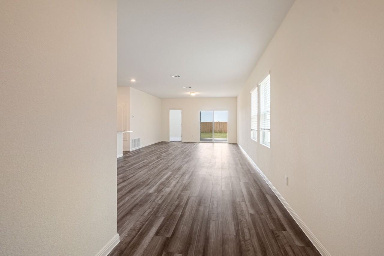 391 Wren Ln - Photo 4 of 26