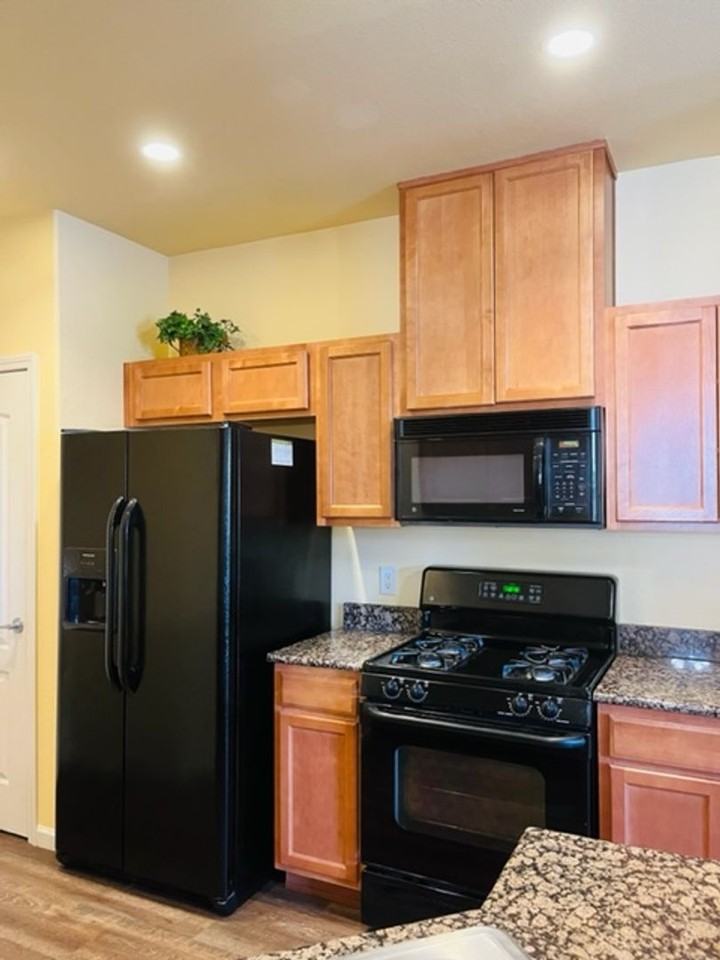 5434 Tares Cir - Photo 6 of 32