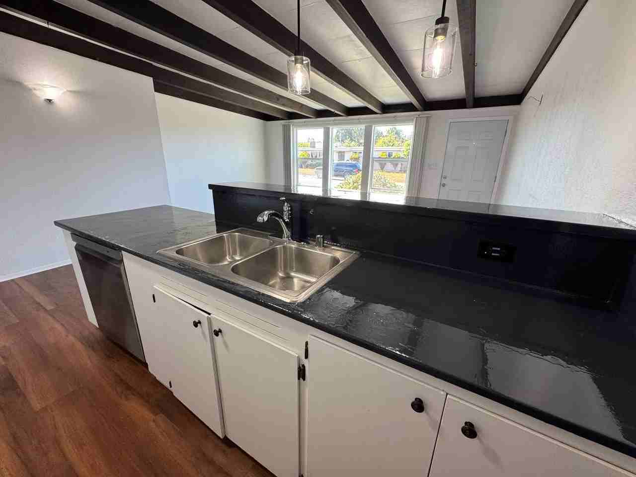 1081-1083 Forson Rd - Photo 3 of 24
