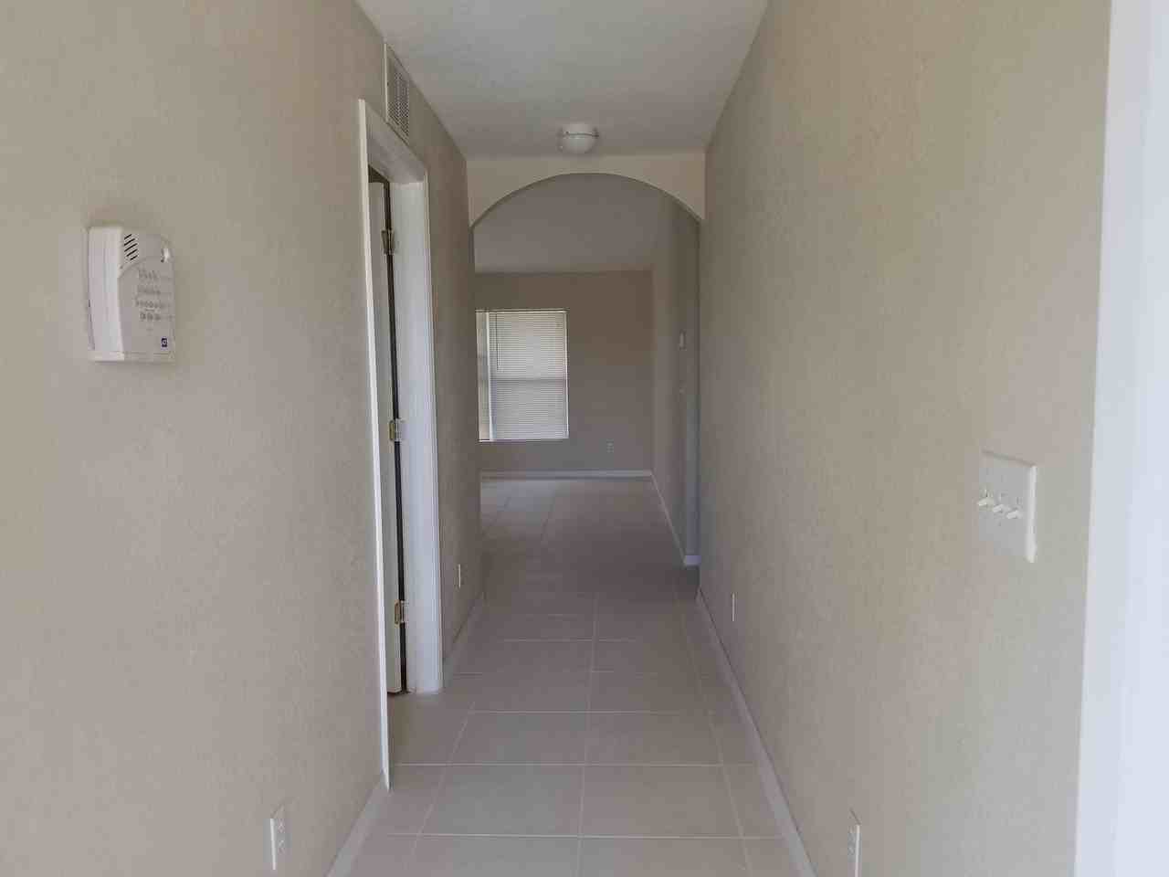 1062-1 Shoreland Ave/1062-2 Shoreland Ave - Photo 2 of 3