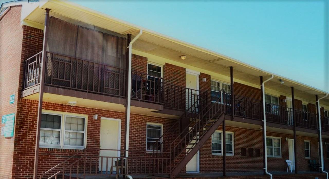 Bay Oaks Park Apartments - Photo 4 of 20