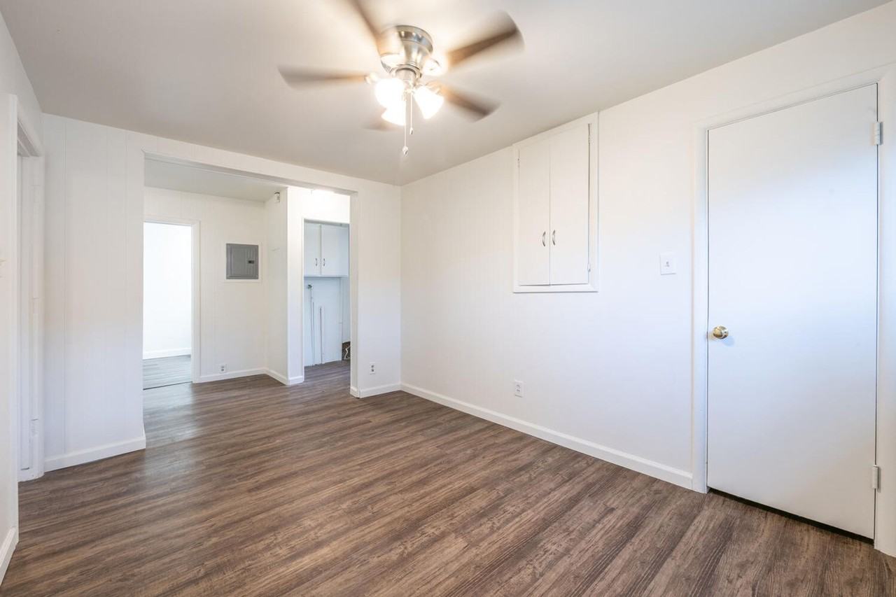 1028 E Mansfield Ave Rear - Photo 2 of 15