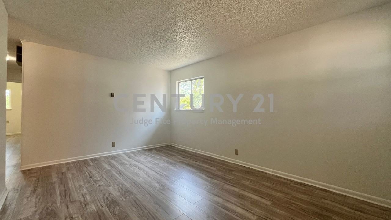 5429 Farnsworth Ave - Photo 2 of 11