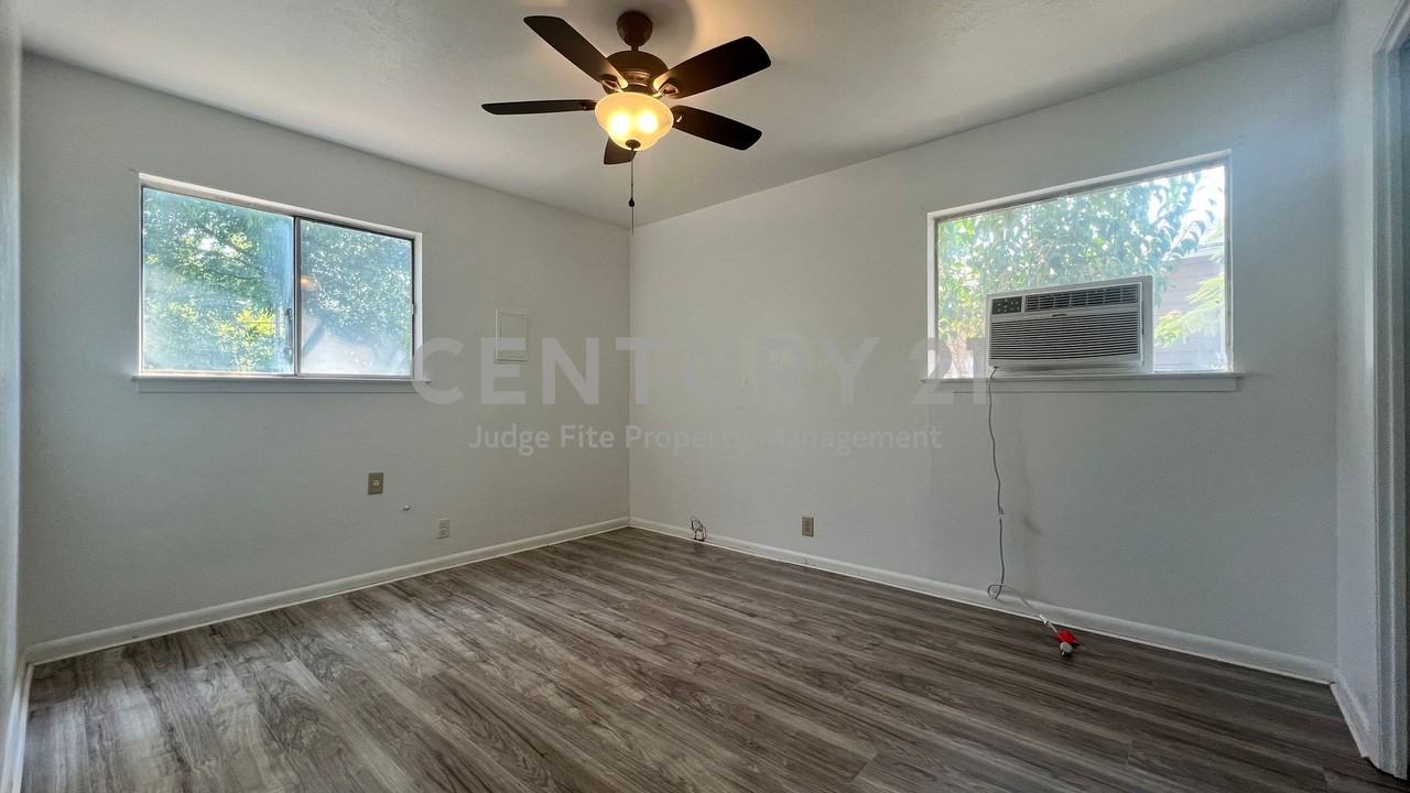 5429 Farnsworth Ave - Photo 6 of 11