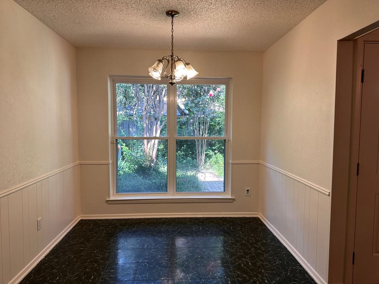 4715 Ridgeline Dr - Photo 3 of 20