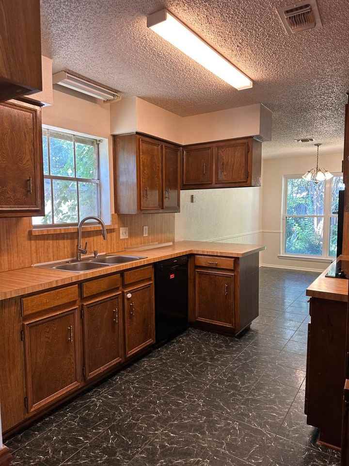 4715 Ridgeline Dr - Photo 4 of 20