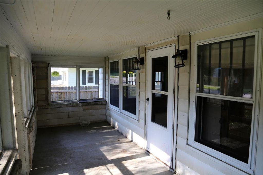 1435 N Kinser Pike - Photo 2 of 19