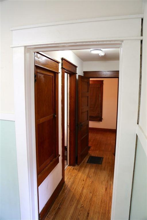 1435 N Kinser Pike - Photo 4 of 19