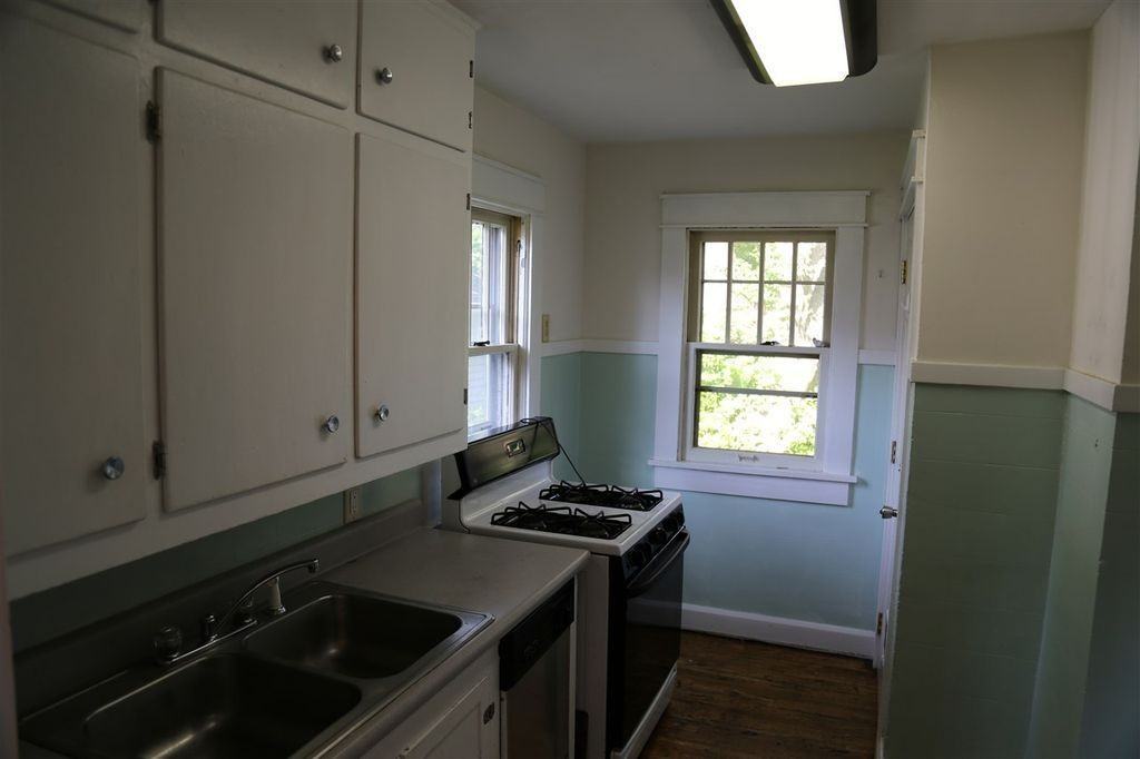 1435 N Kinser Pike - Photo 5 of 19