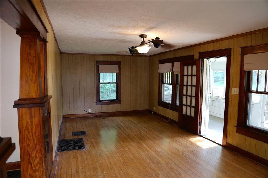 1435 N Kinser Pike - Photo 7 of 19