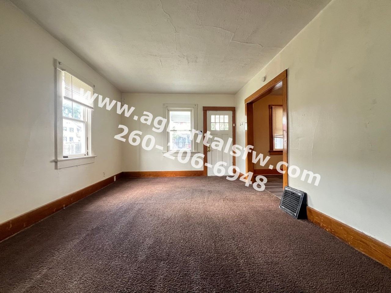 1218 Forest Ave - Photo 3 of 15