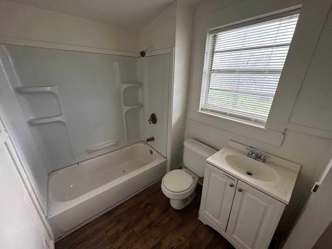 1221 Taylor St - Photo 4 of 9