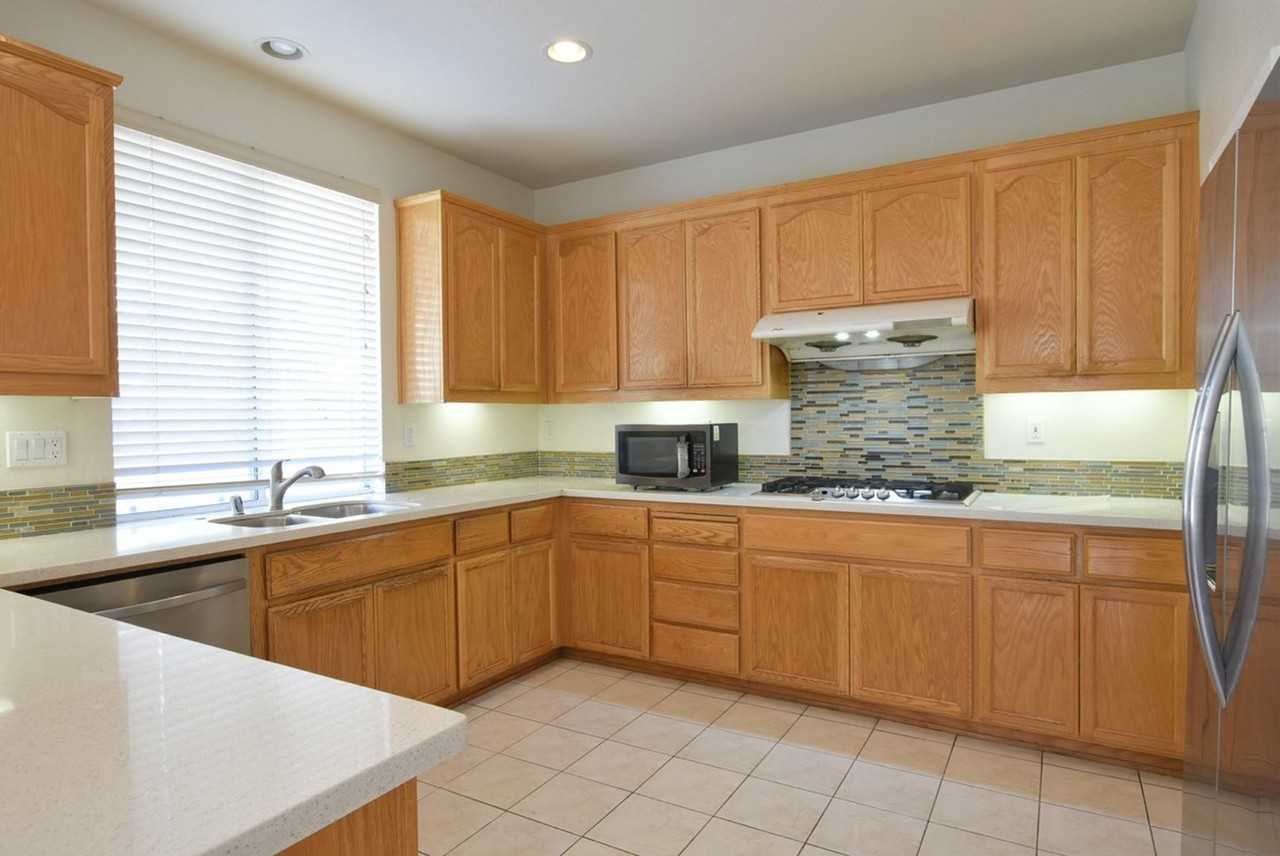 1395 Legend Ct - Photo 3 of 15