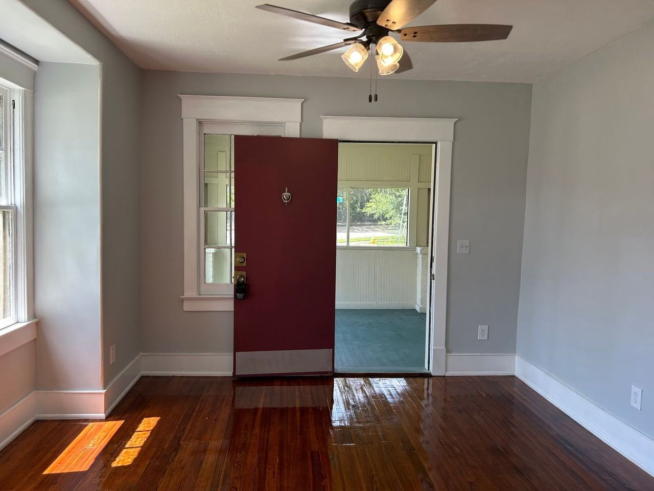 1167 Wolfe St - Photo 4 of 10