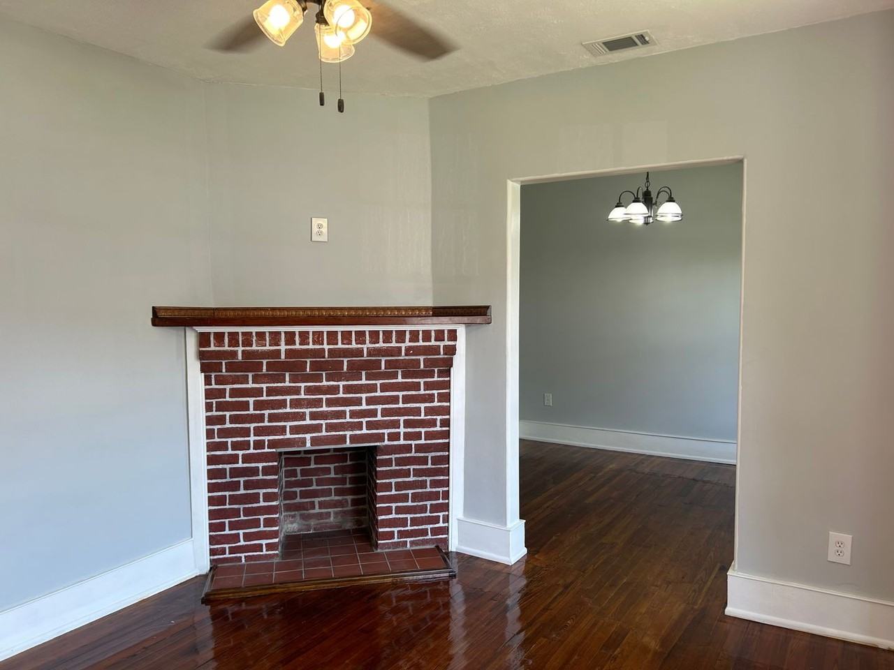 1167 Wolfe St - Photo 2 of 10