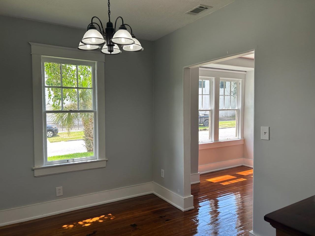 1167 Wolfe St - Photo 3 of 10